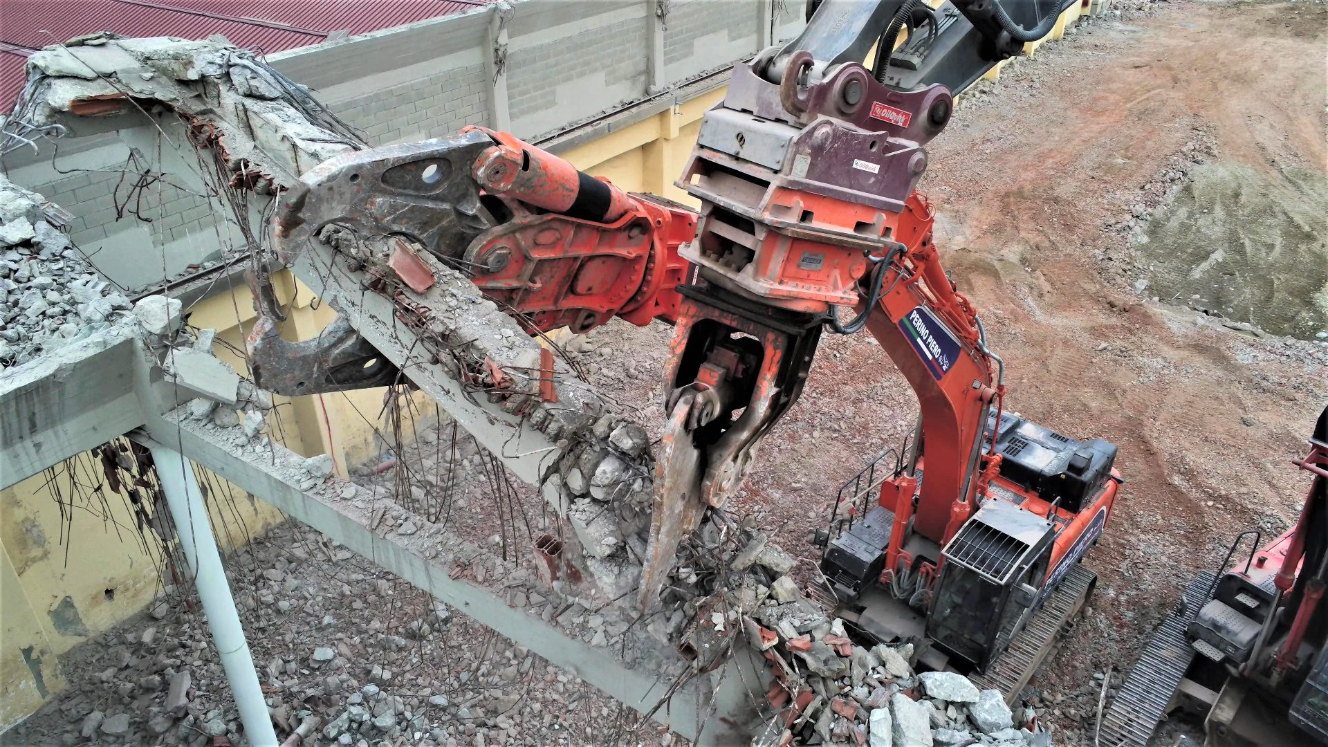 Le pinze da demolizione NPK sono conosciute per la loro leggerezza, la forza e la velocità di lavoro