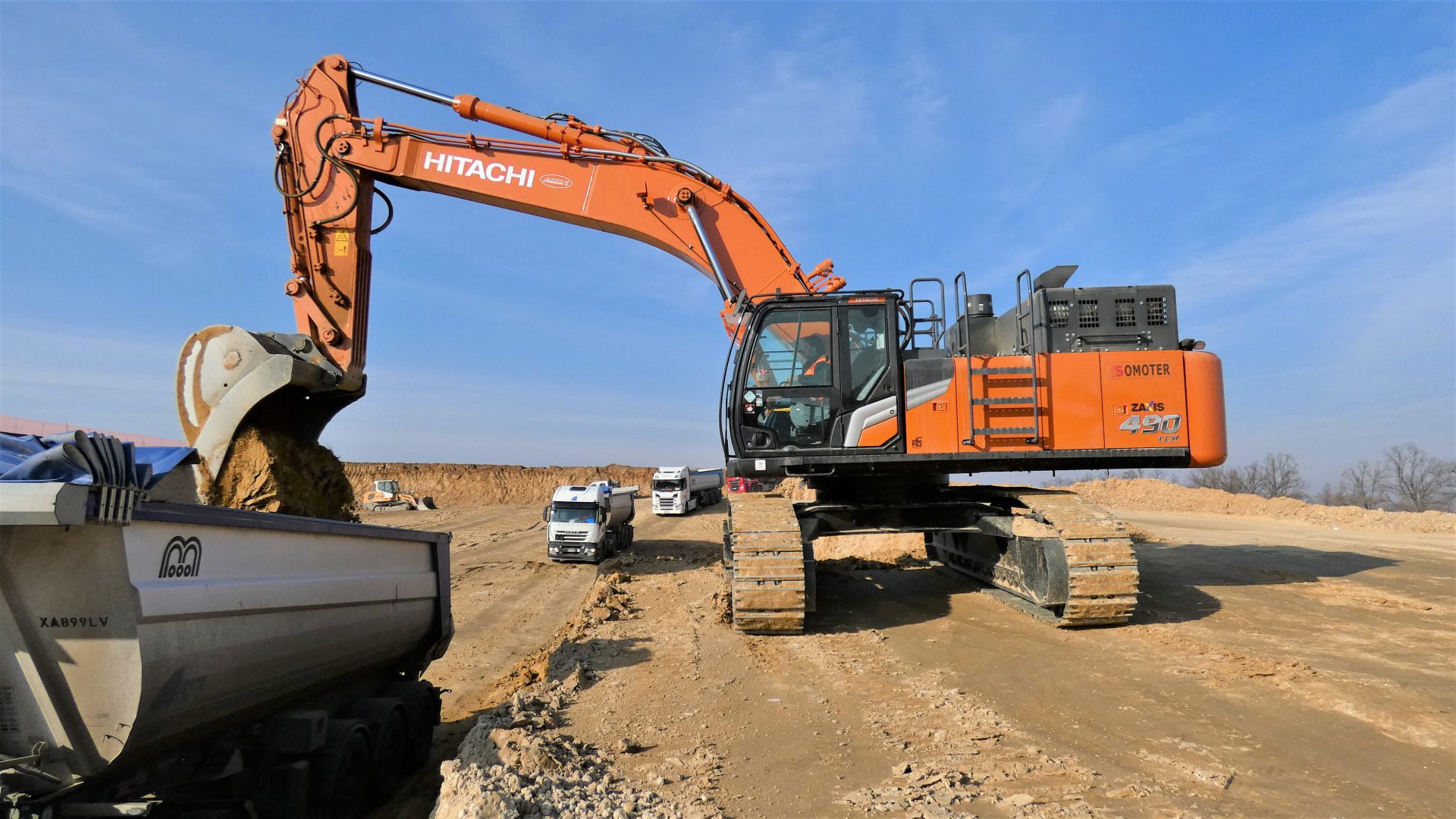 La struttura di Hitachi ZX490LCH-7 ha elementi comuni con le macchine più grandi del costruttore