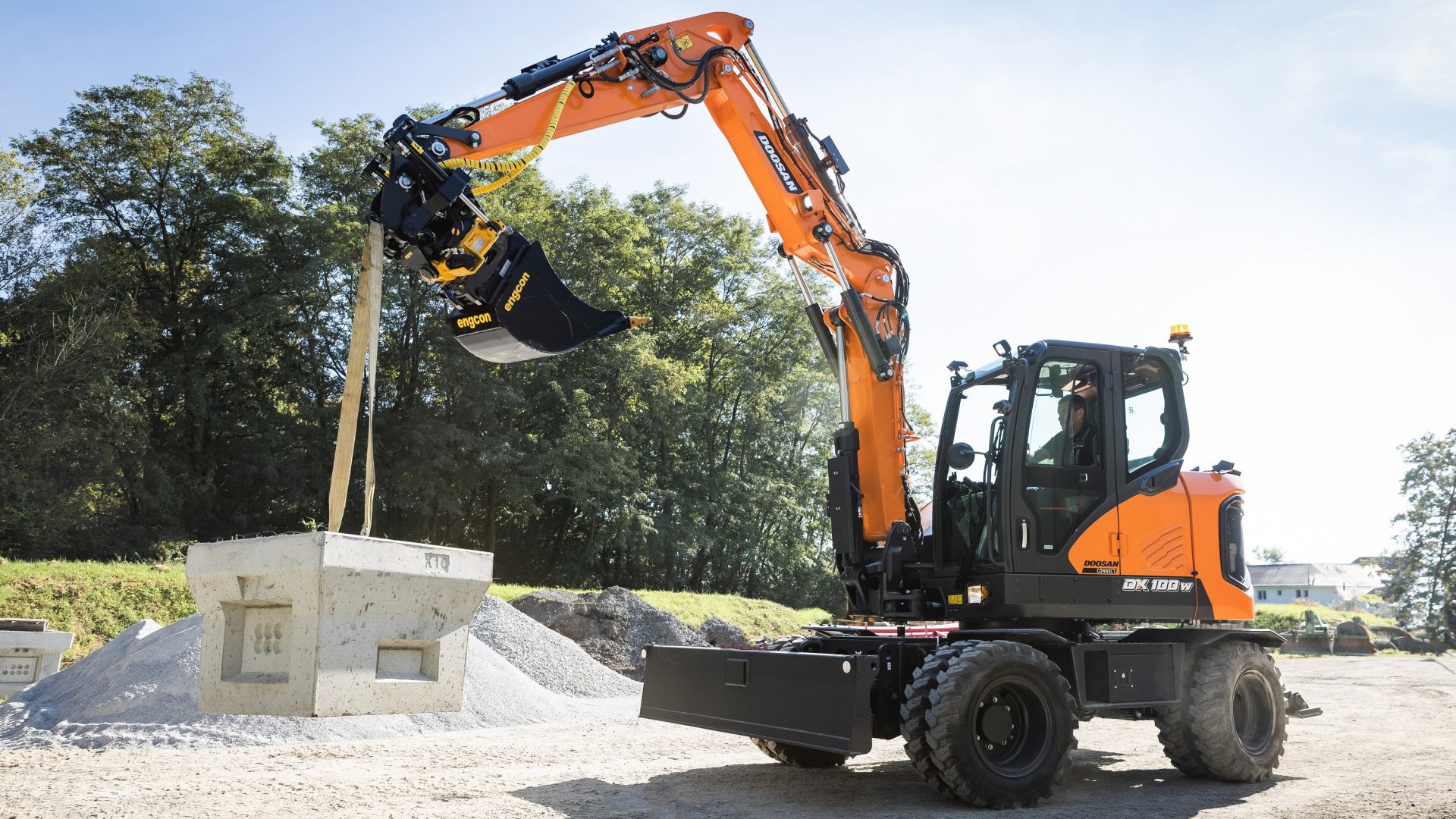 Doosan DX100W è la risposta del costruttore nella classe di midi gommati