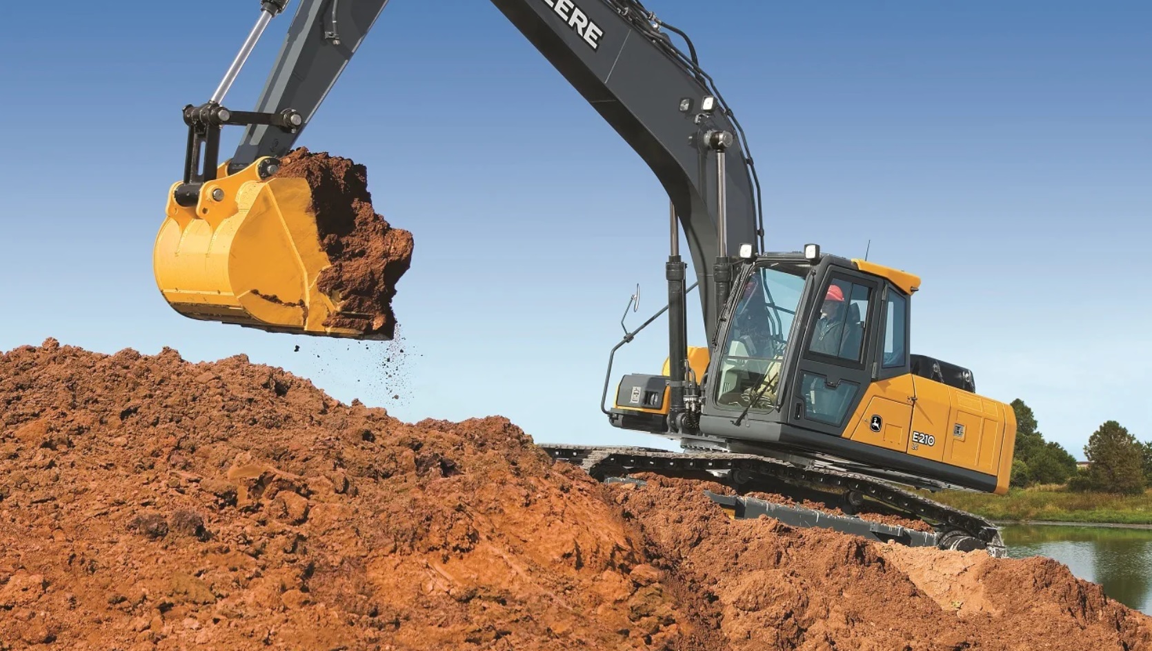 John Deere si presenta al "dopo Hitachi" con una gamma di escavatori self-made