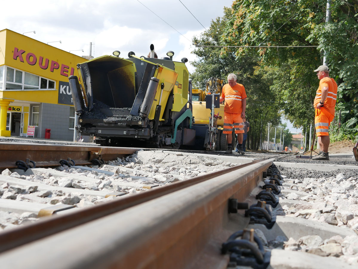 Ammann punta ai lavori complessi con la finitrice compatta AFT300-2