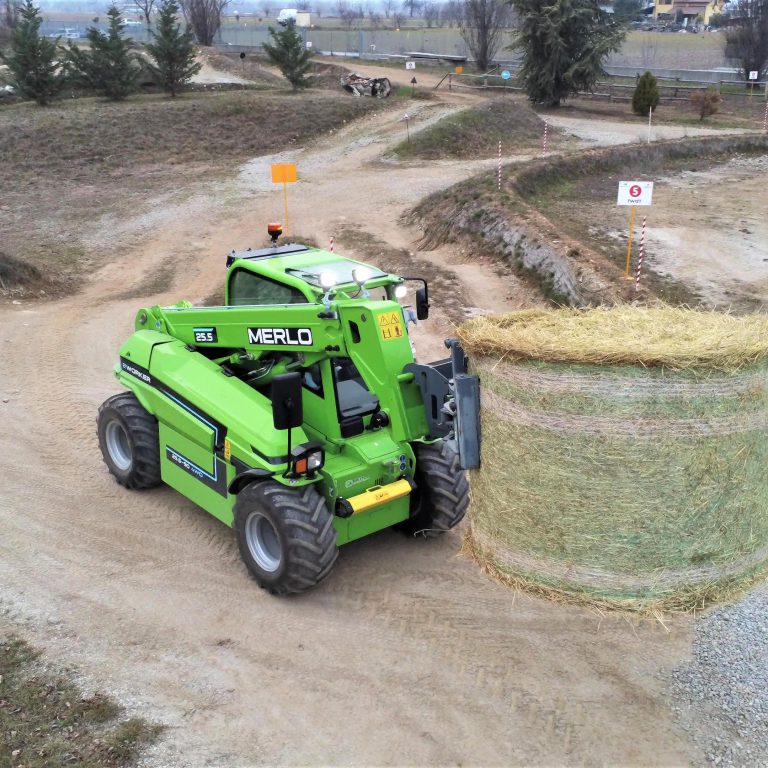 Le doti off-road dell'e-WORKER ne permettono un impiego in agricoltura