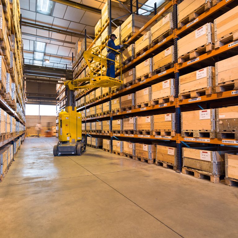 Le piattaforme Haulotte sono ideali per il settore del material handling
