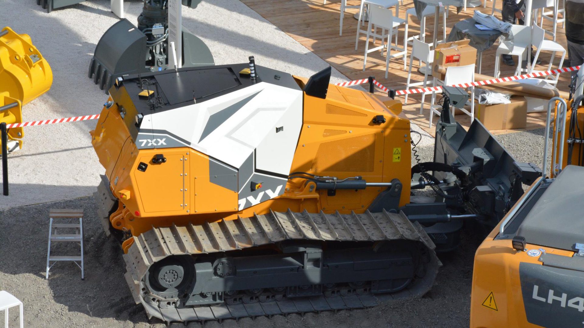 Liebherr si presentò al Bauma 2019 con il dozer 7XX dotato di tecnologia per guida autonoma