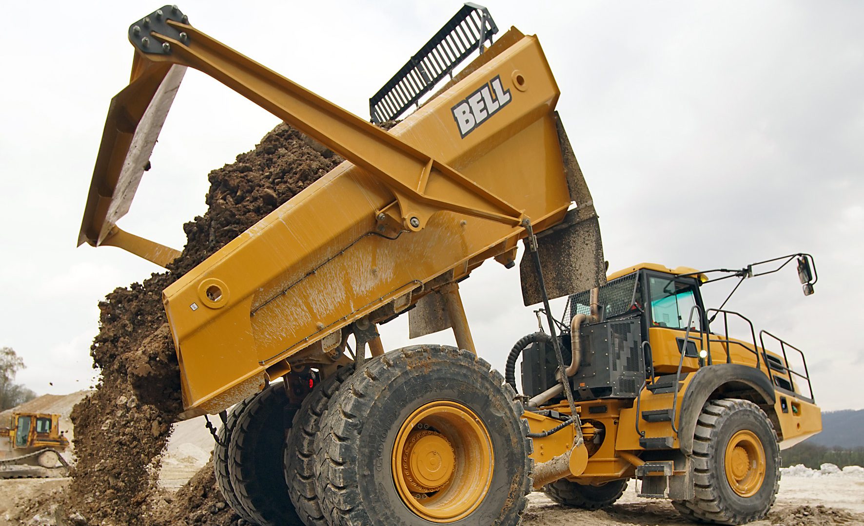 Bell Equipment ha allungato il cassone del B45E per agevolare il carico e lo scarico