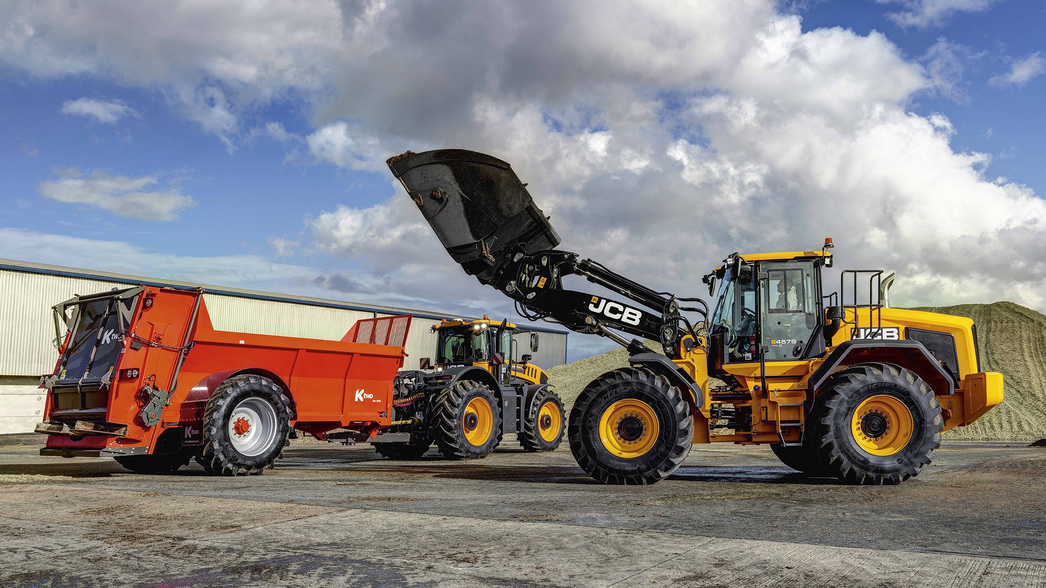 JCB si presenta al mercato con la nuova pala gommata 457S