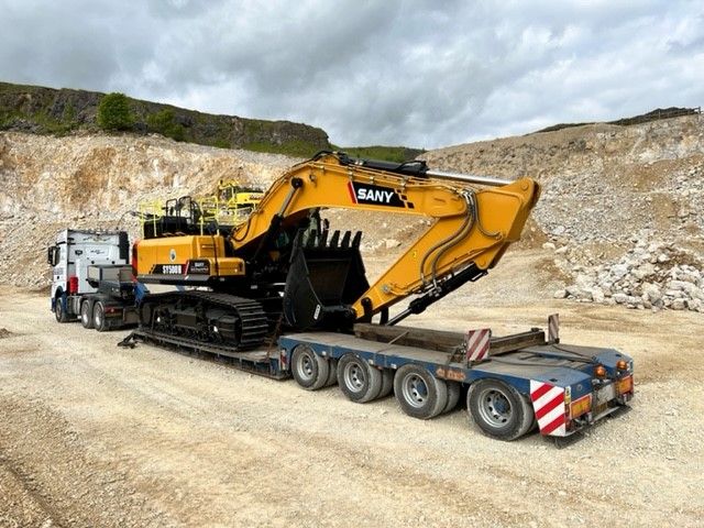 Il SAny SY500H è stato fra i primi escavatori ad arrivare a Hillhead