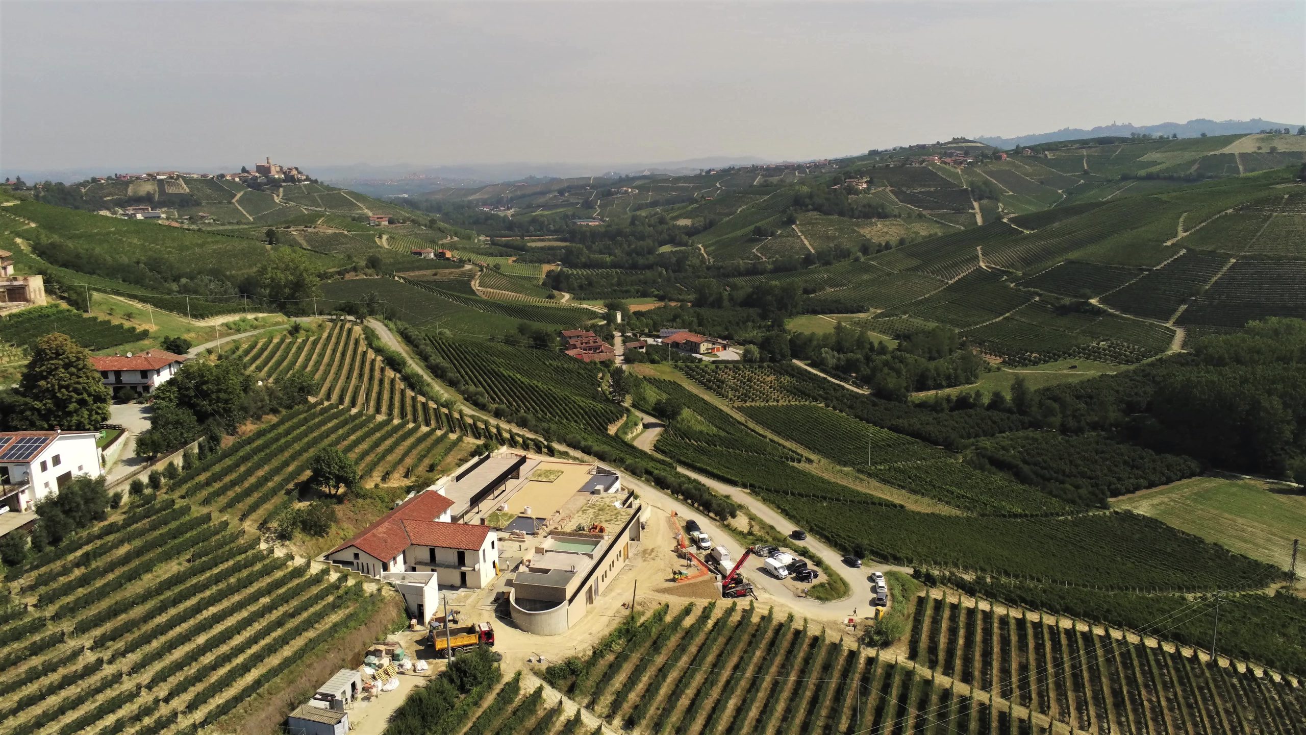 Il cantiere della G.B. Costruzioni si trova in un contesto ambientale stupendo