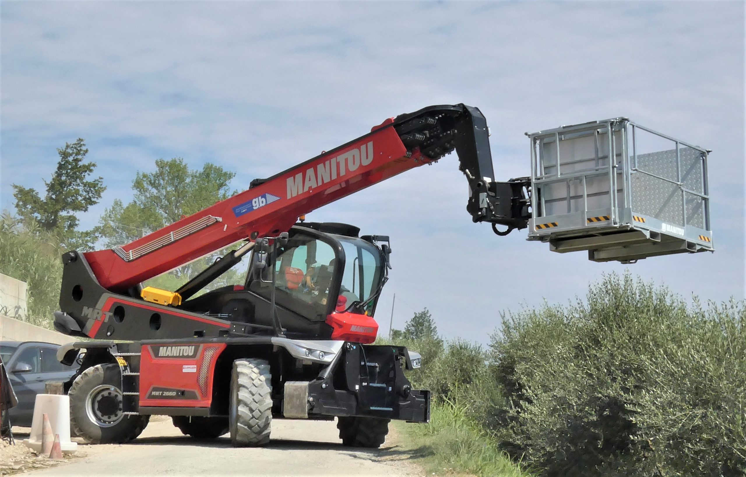 Il Manitou MRT 2660 è una macchina potente e performante ma molto agile su strada