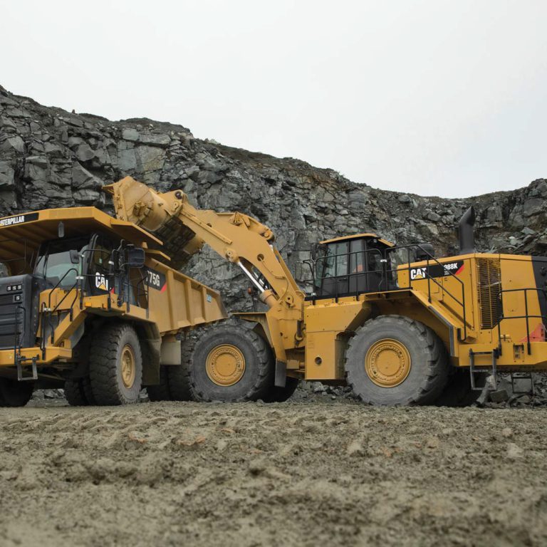 La Caterpillar 988K XE presenta numerosi dettagli tecnici di grande valore