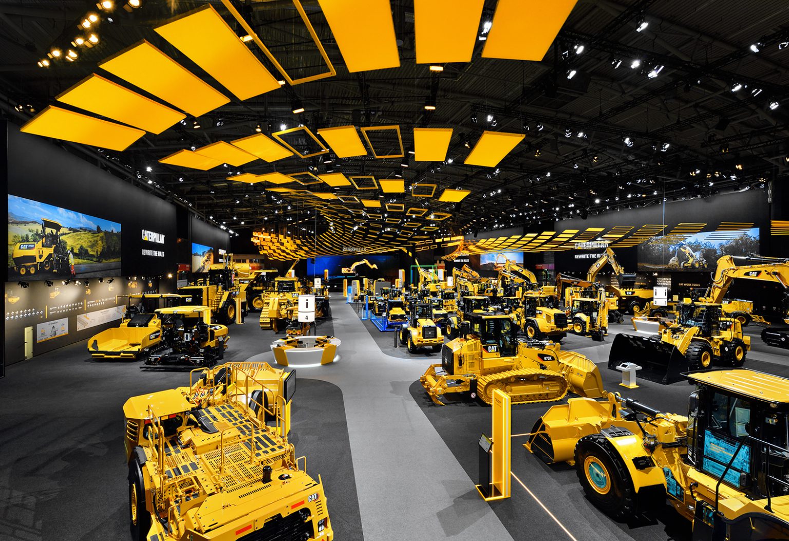 Caterpillar, a Bauma 2022 sotto il "cappello" di Zeppelin econstruction