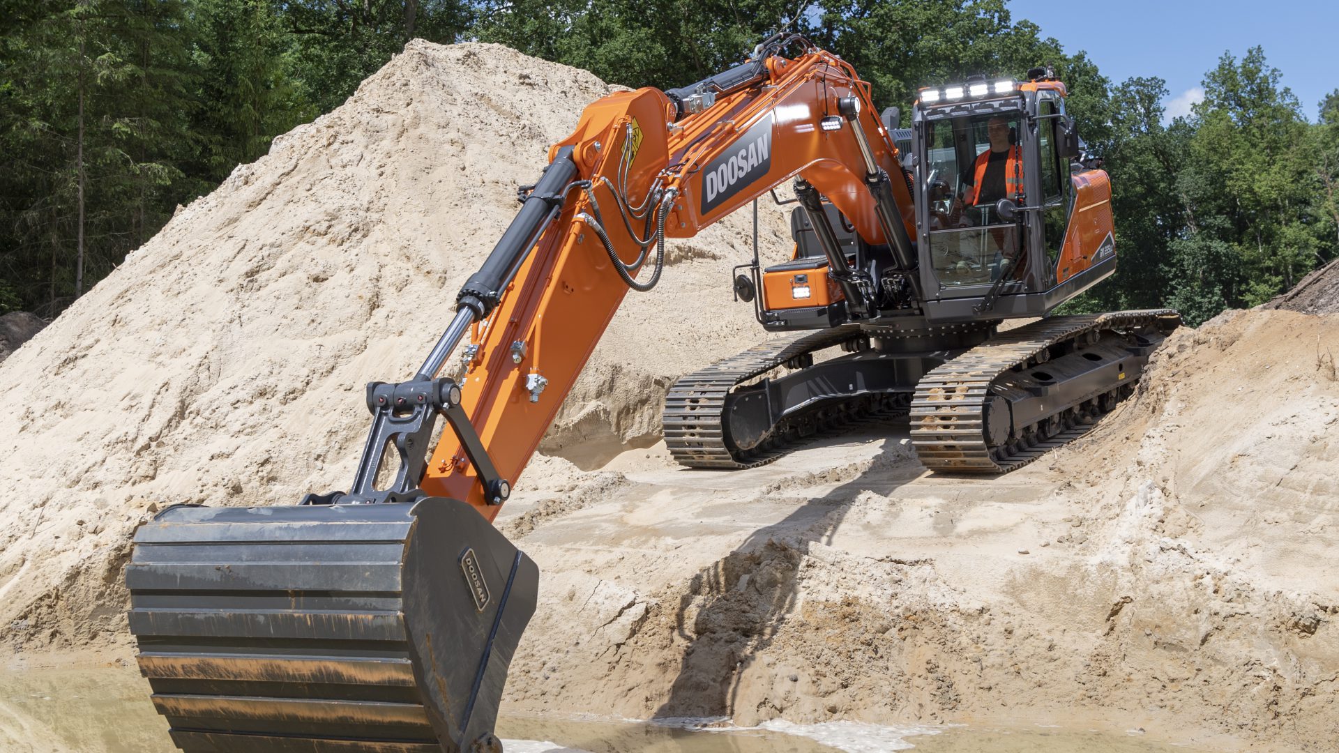 Doosan ha ulteriormente migliorati i suoi DX-5 con i nuovi DX-7