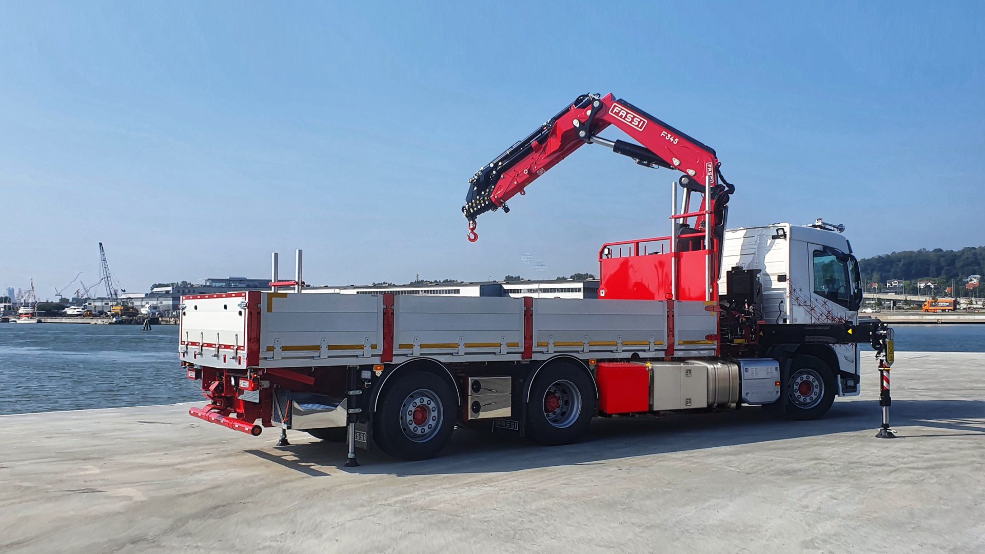 Fassi presenta a Bauma 2022 un veicolo completamente elettrico su base Volvo FE