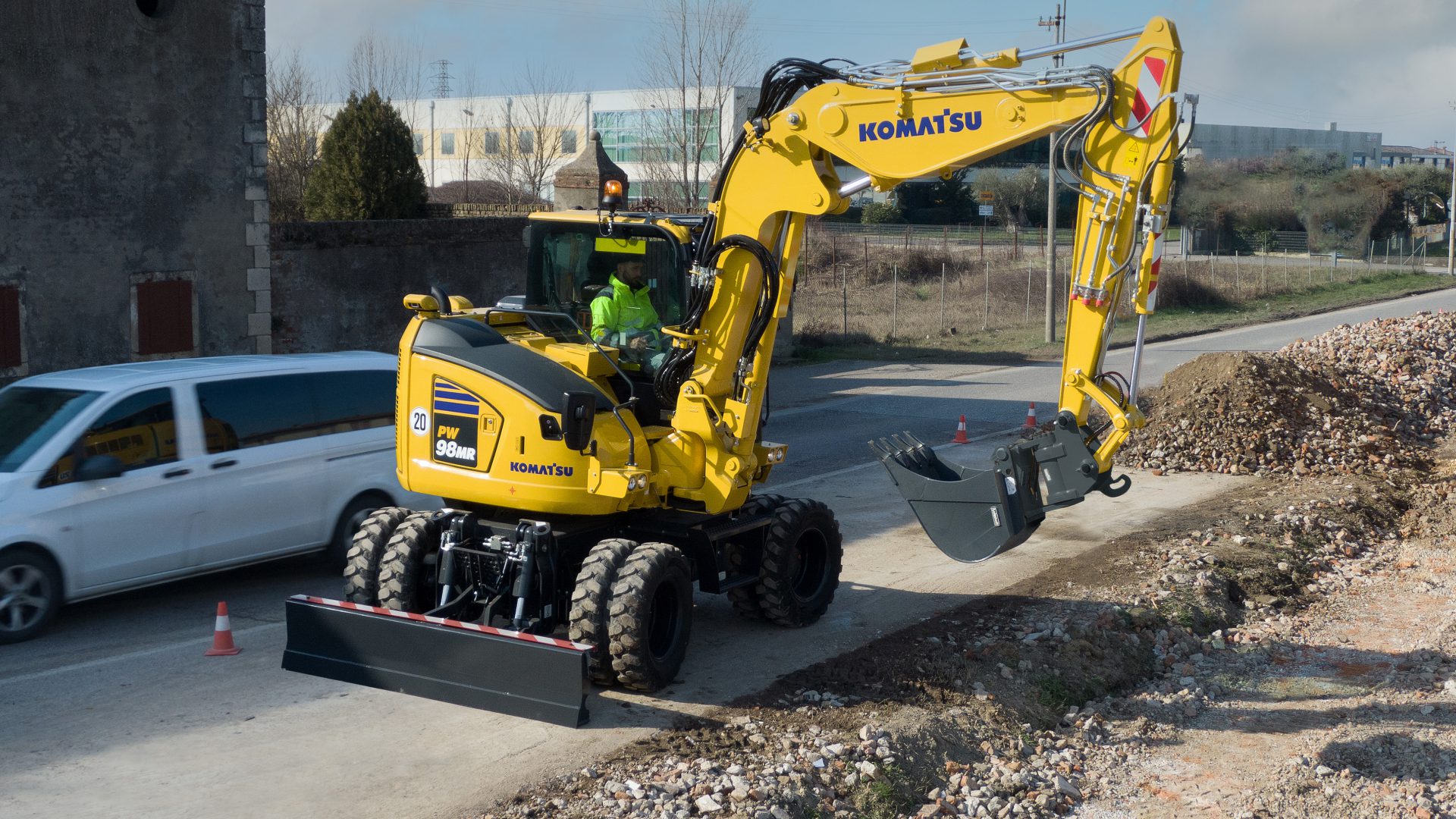 Komatsu punta ai cantieri urbani con il suo PW98MR-11