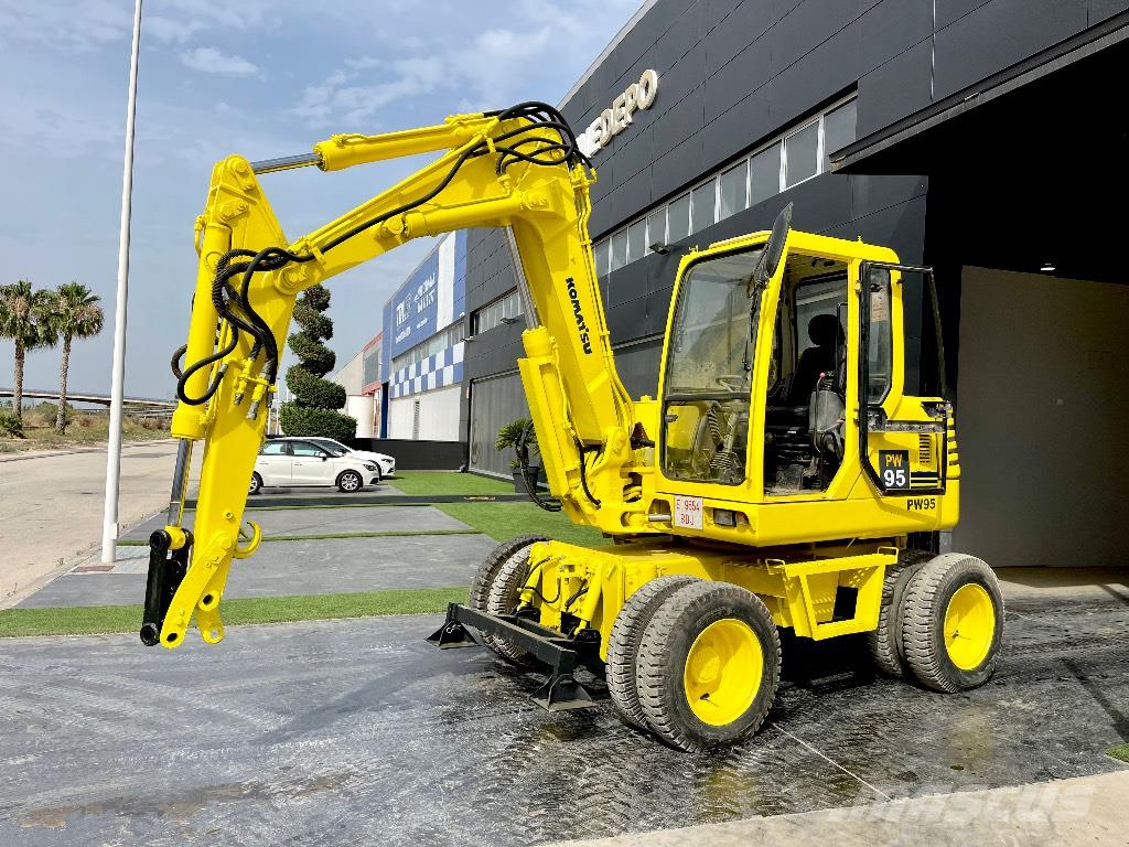 Komatsu ha introdotto per prima i midi gommati sul mercato