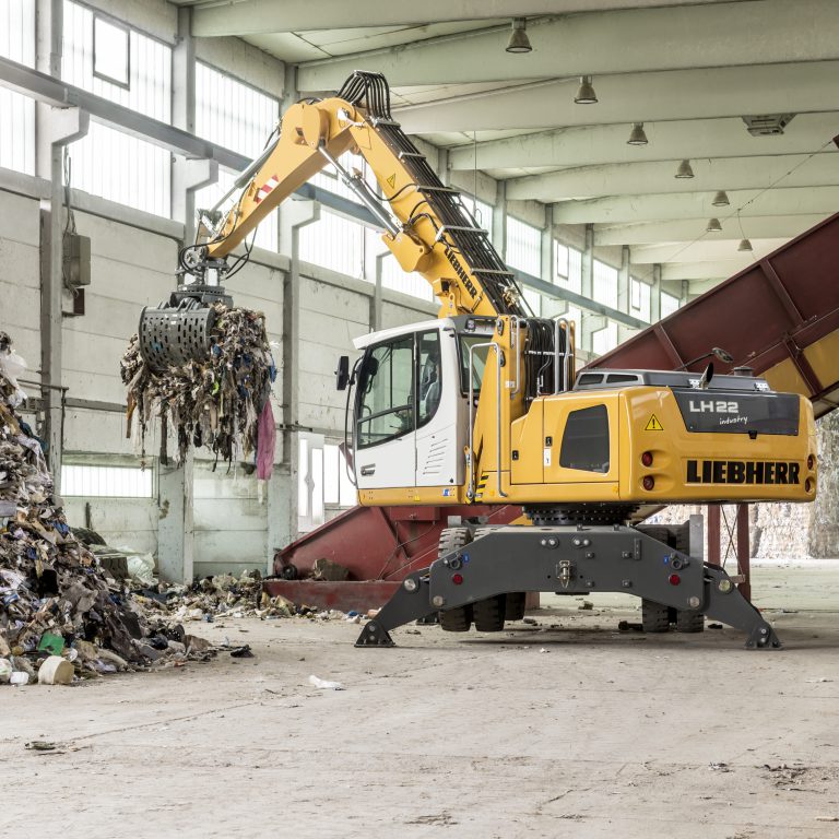 Il Liebherr LH22 M è ideale negli impianti di rifiuti