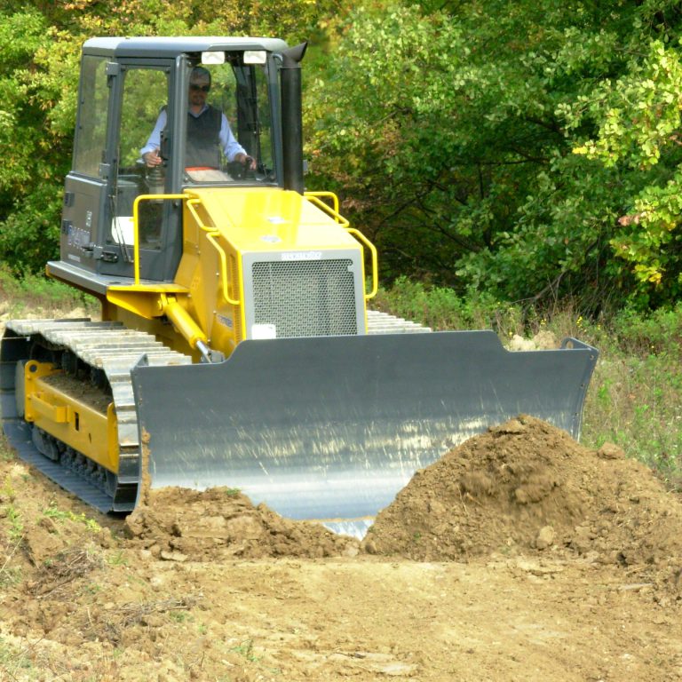 Il D140M fu al centro di un contenzioso fra Macmoter e Volvo CE