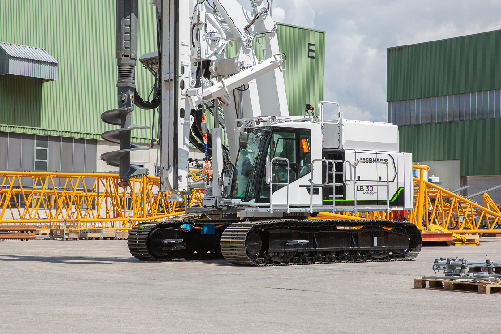 La Liebherr LB30 Unplugged è una macchina che ha identiche prestazioni rispetto alla versione convenzionale