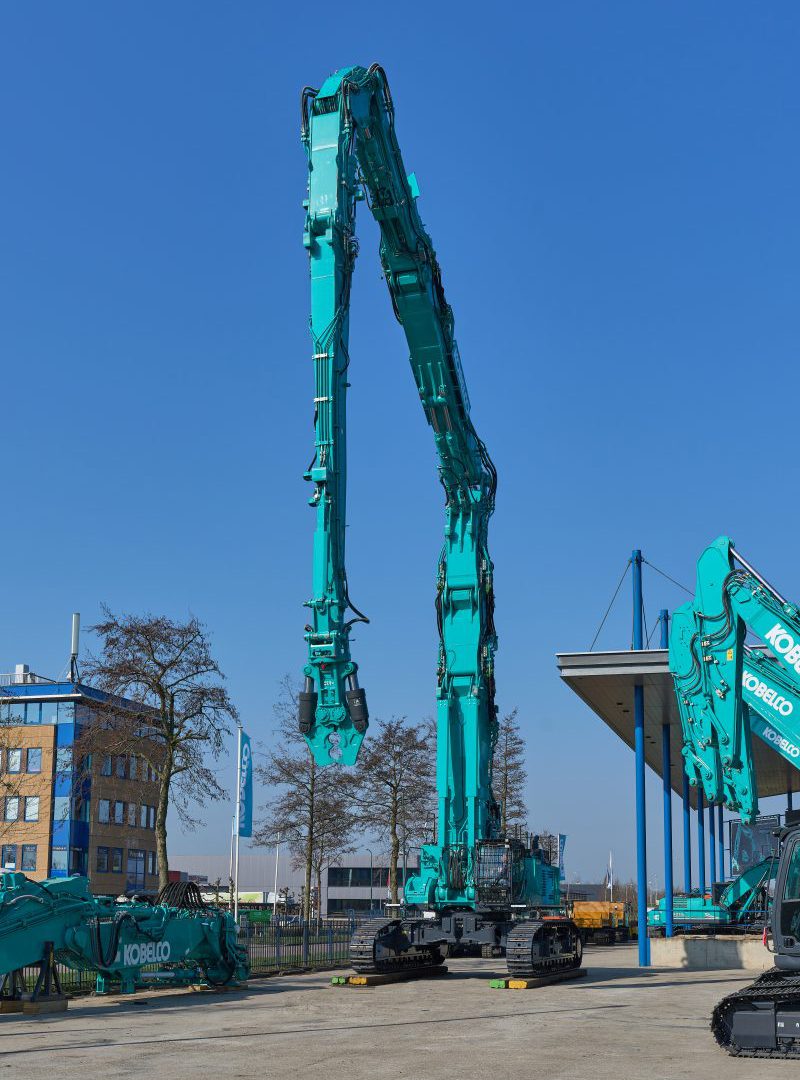 Kobelco è uno dei massimi specialisti delle demolizioni