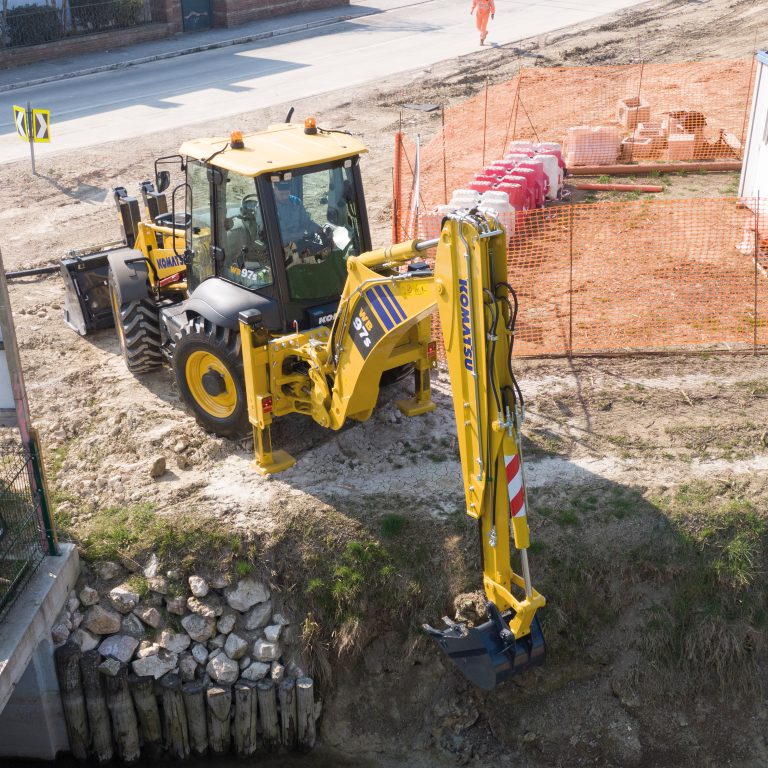 Komatsu, a Bauma 2022 si evolve la gamma di terne econstruction