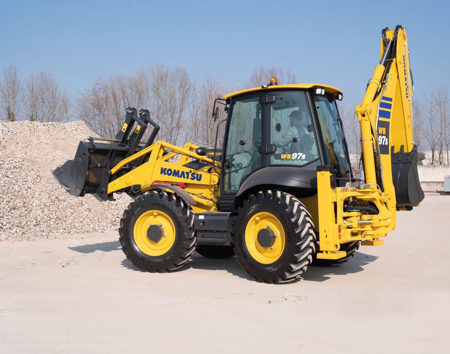 Komatsu, a Bauma 2022 si evolve la gamma di terne econstruction