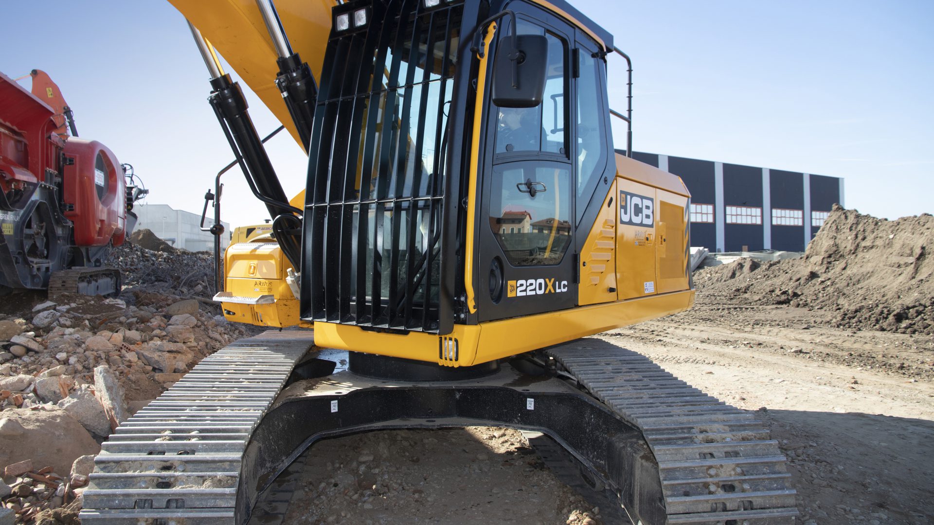 La Bosio apprezza molto il carro largo e robusto del JCB 220X