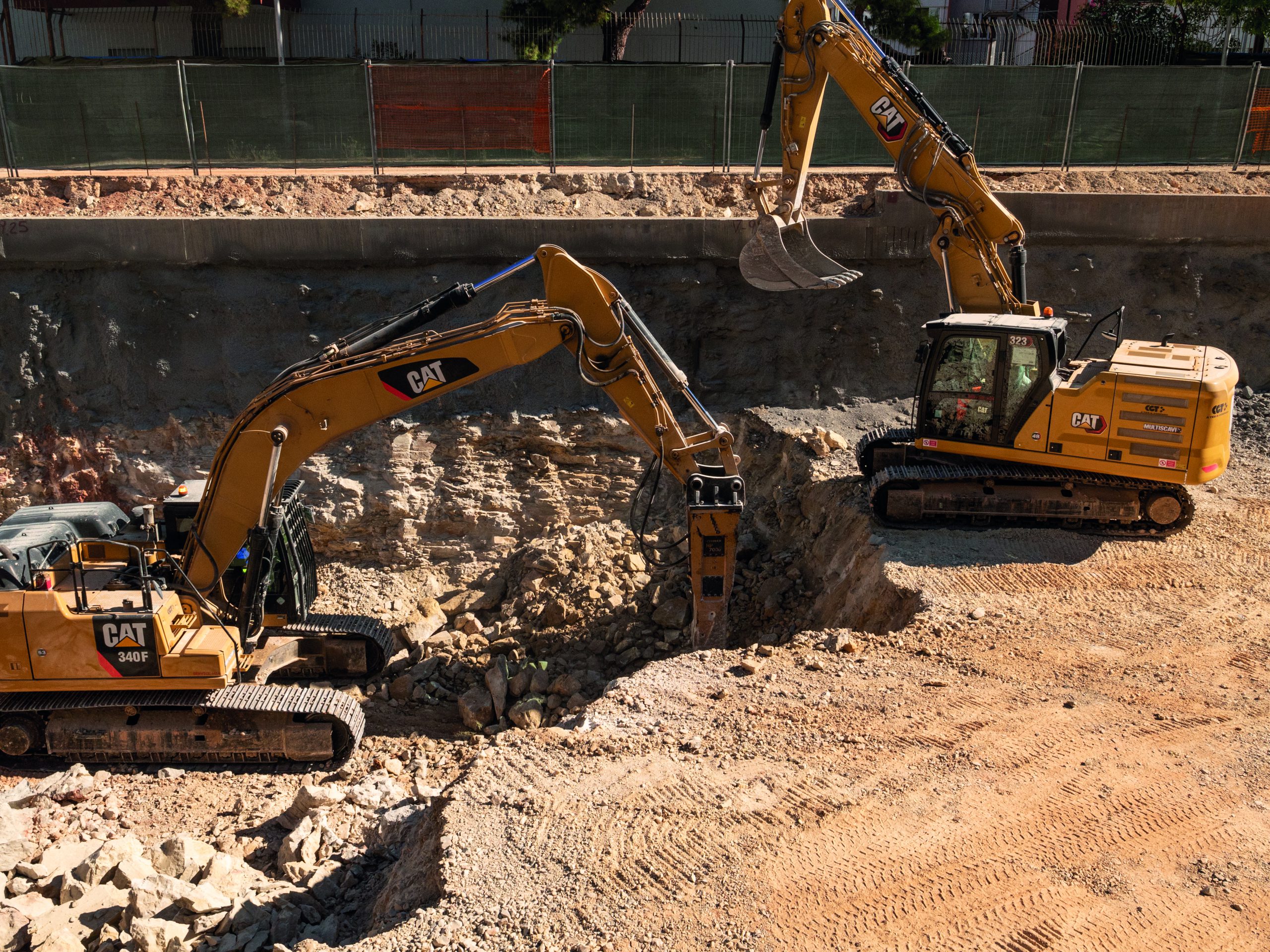 Un HP 7000 in azione ad Andria nel cantiere ferroviario