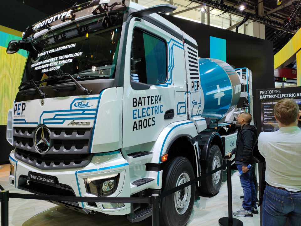 Mercedes-Benz è stato l'unico grande costruttore di veicoli industriali presente a Bauma