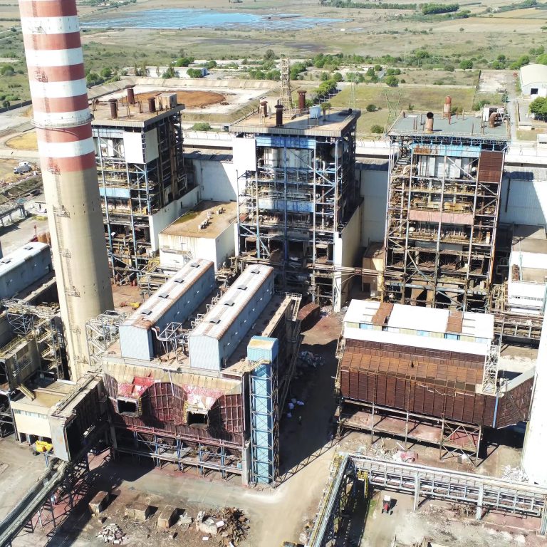 INDECO ha fornito le sue cesoie per acciaio nella demolizione della ex Centrale ENEL di Piombino