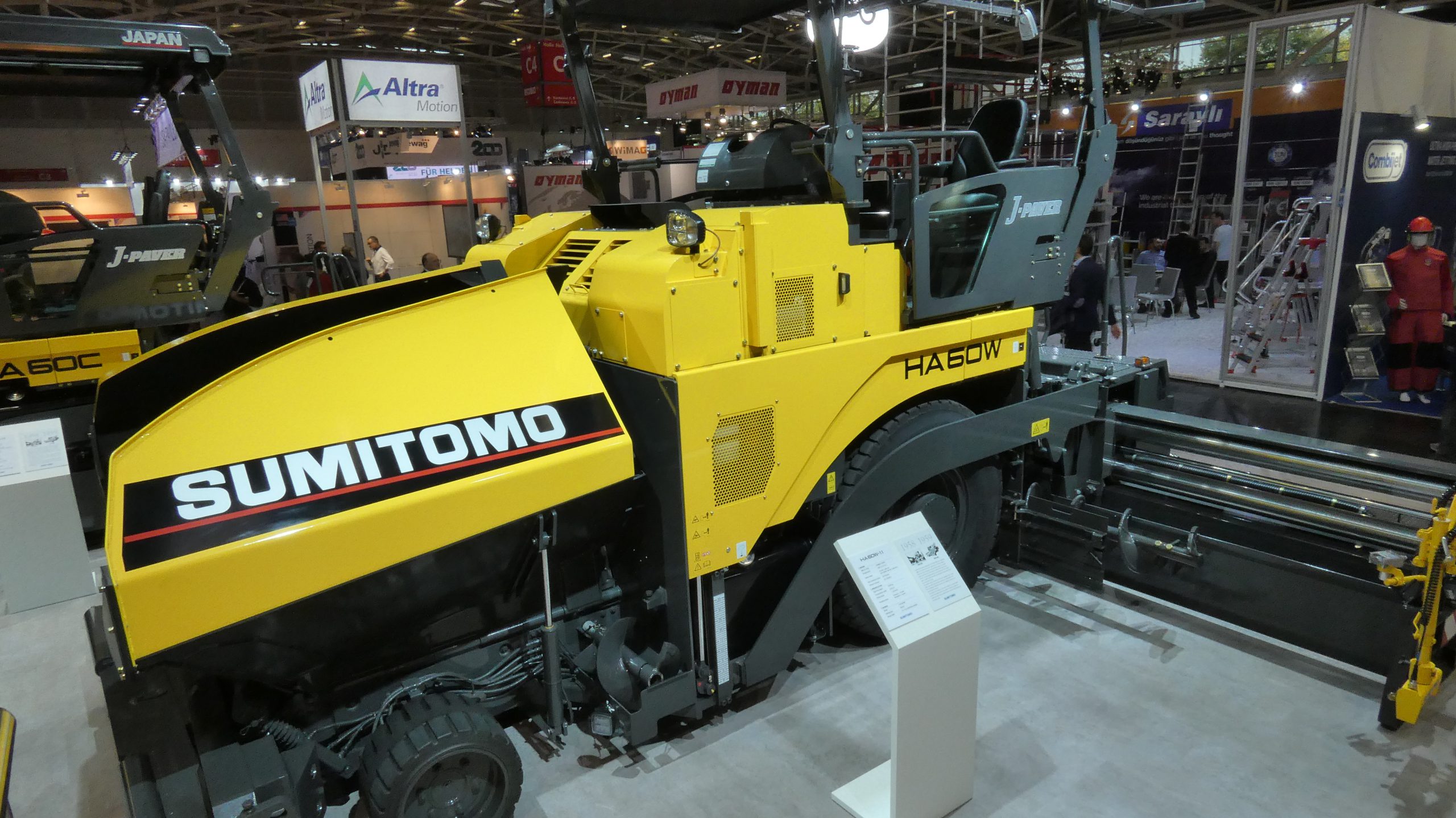 Sumitomo ha esposto a Bauma sia la HA60W-11 che la HA60C-11