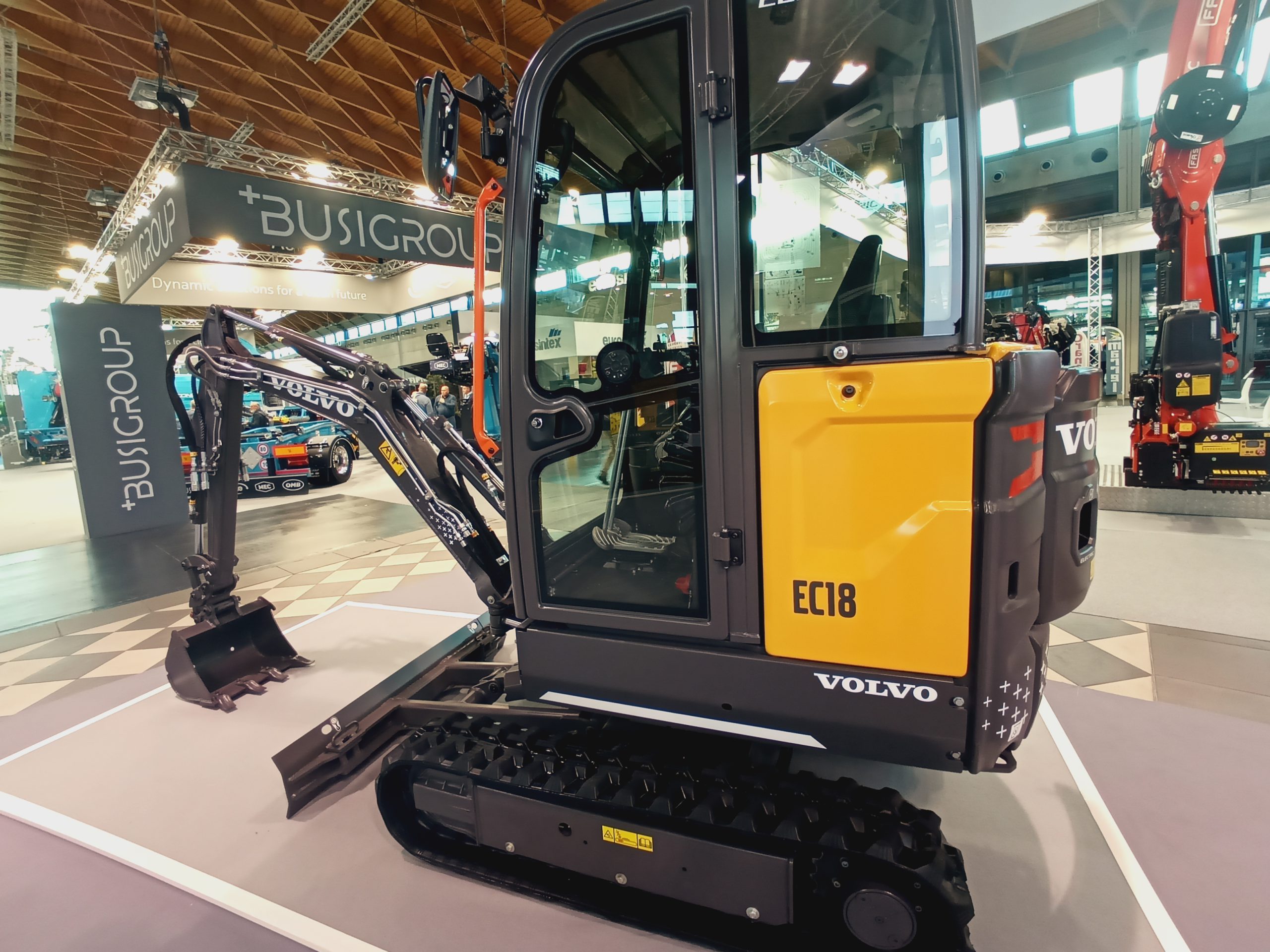 Il Volvo EC18 si affianca alla versione ECR in versione elettrica