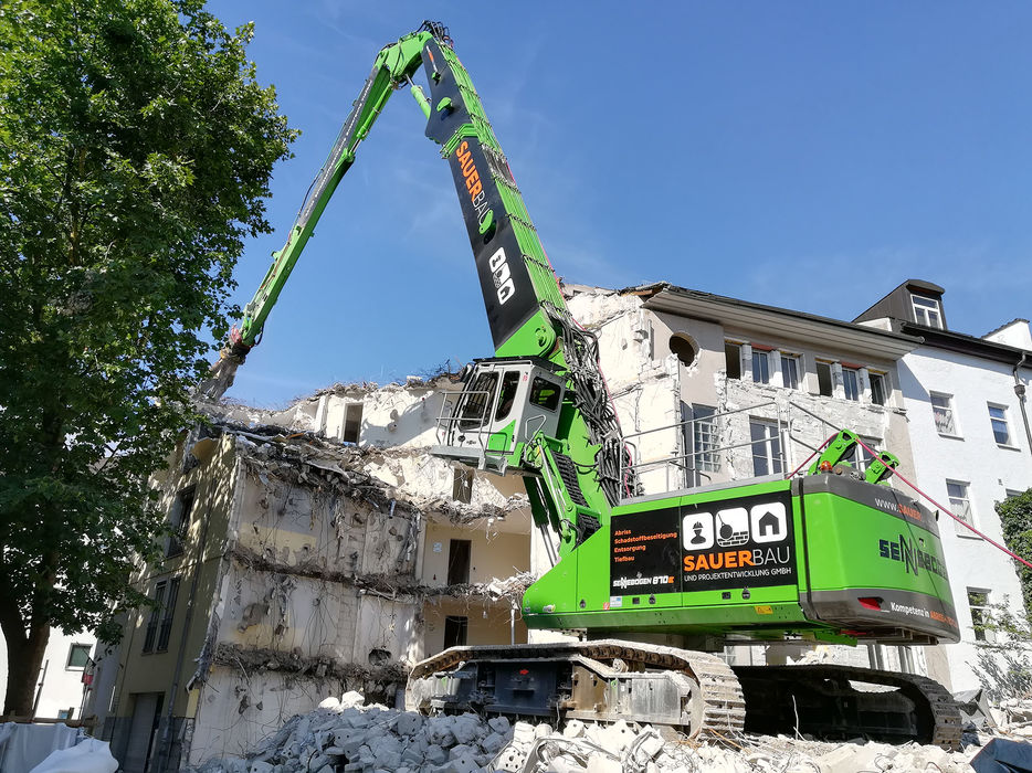 Il Sennebogen 870E si colloca al vertice della gamma demolition del costruttore