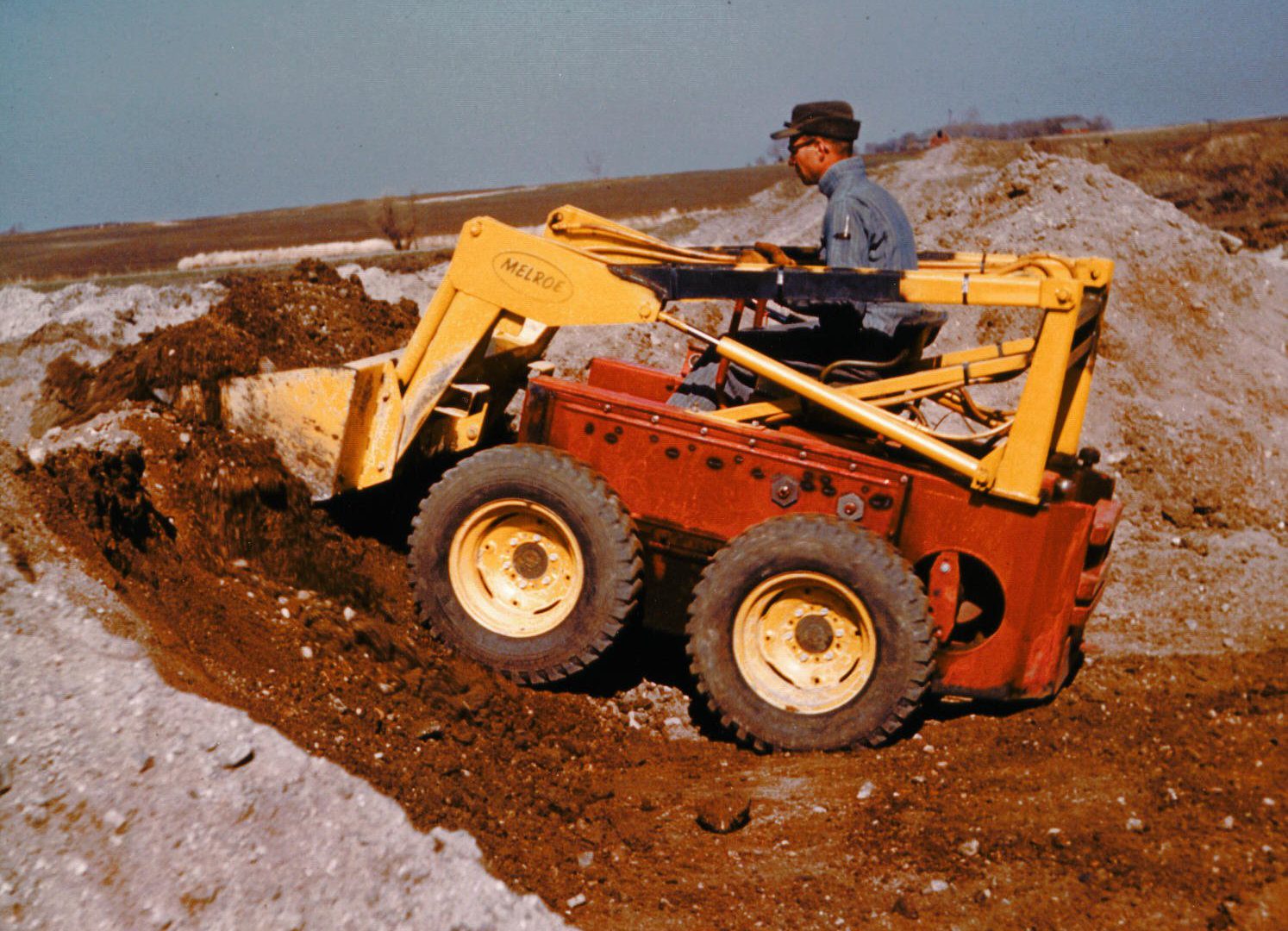 La M440 fu la prima Bobcat a quattro ruote