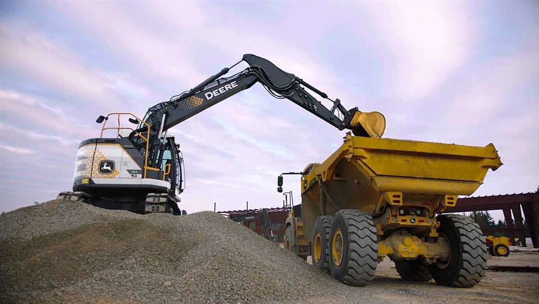 Il nuovo John Deere 145 X-Tier è di fatto un modello che apre una nuova strada per il costruttore