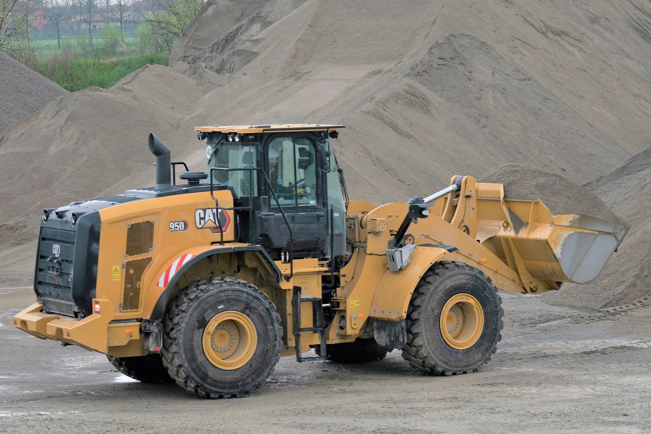 Caterpillar si presenta con le nuove 950 e 962 con tecnologie di serie a bordo