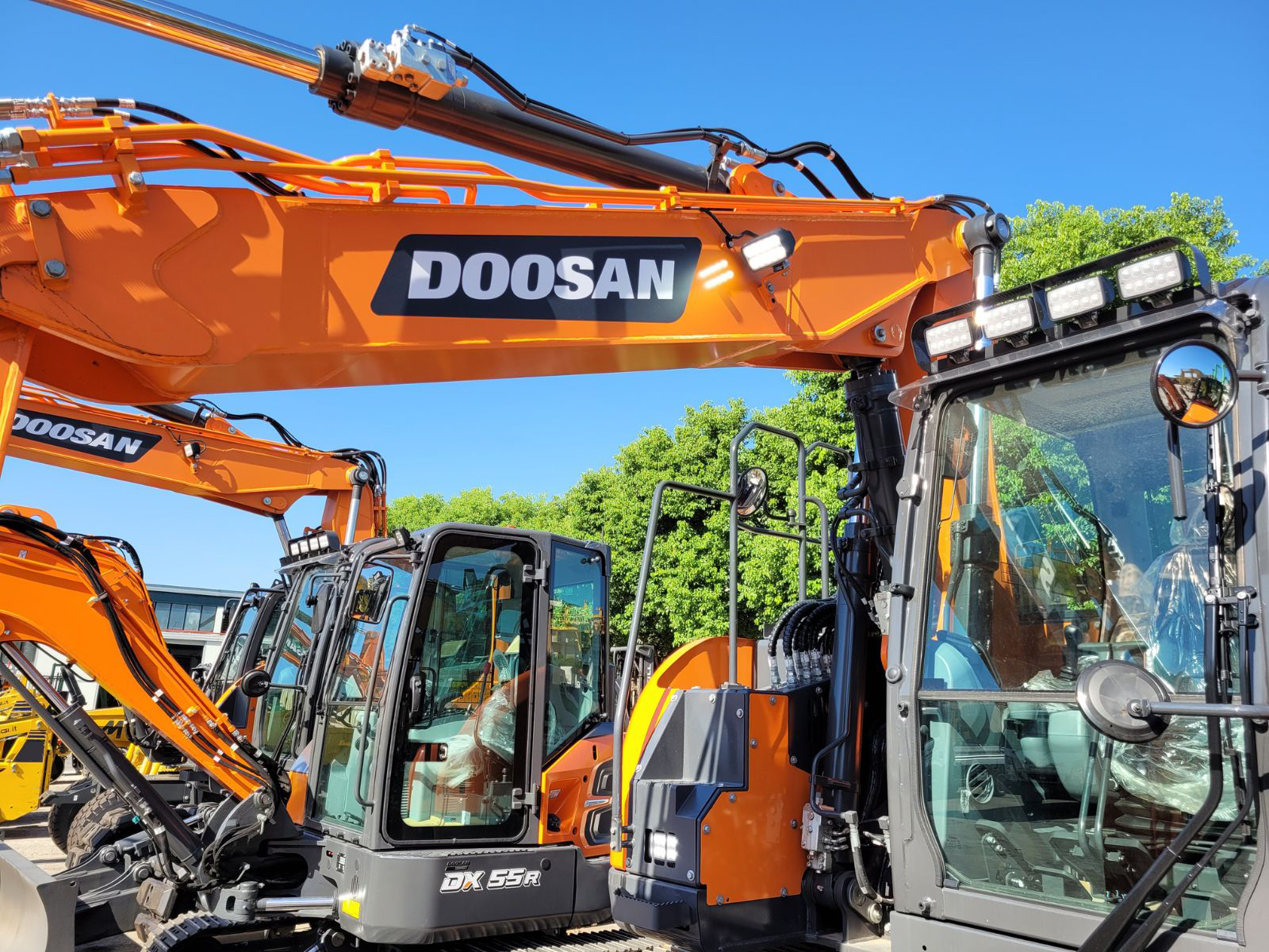 Il marchio Doosan sta per essere rimpiazzato da quello Develon