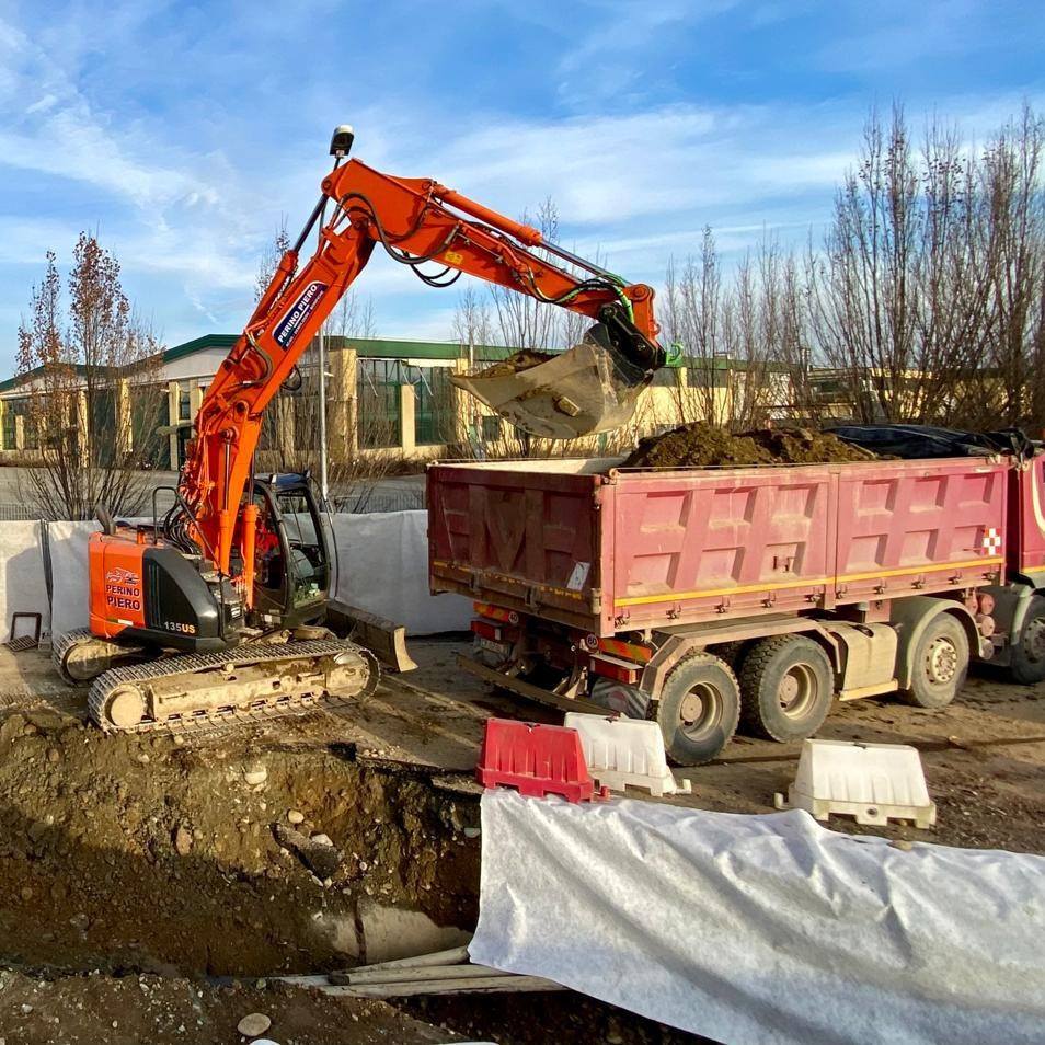 Anche i medi aziendali sono dotati di attacchi rapidi e tiltrotator Steelwrist