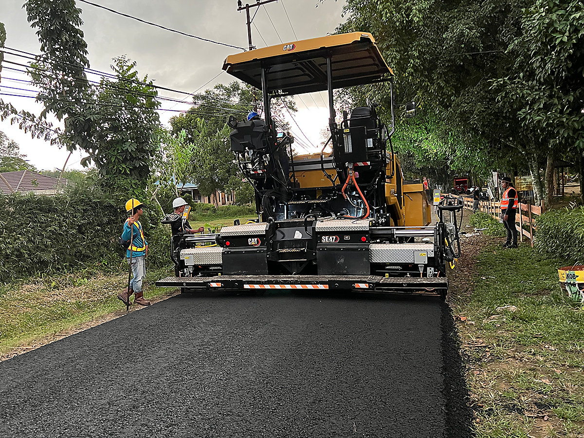 Le nuove finitrici Caterpillar sono adatte in ambiti urbani e rurali con problematiche di spazio