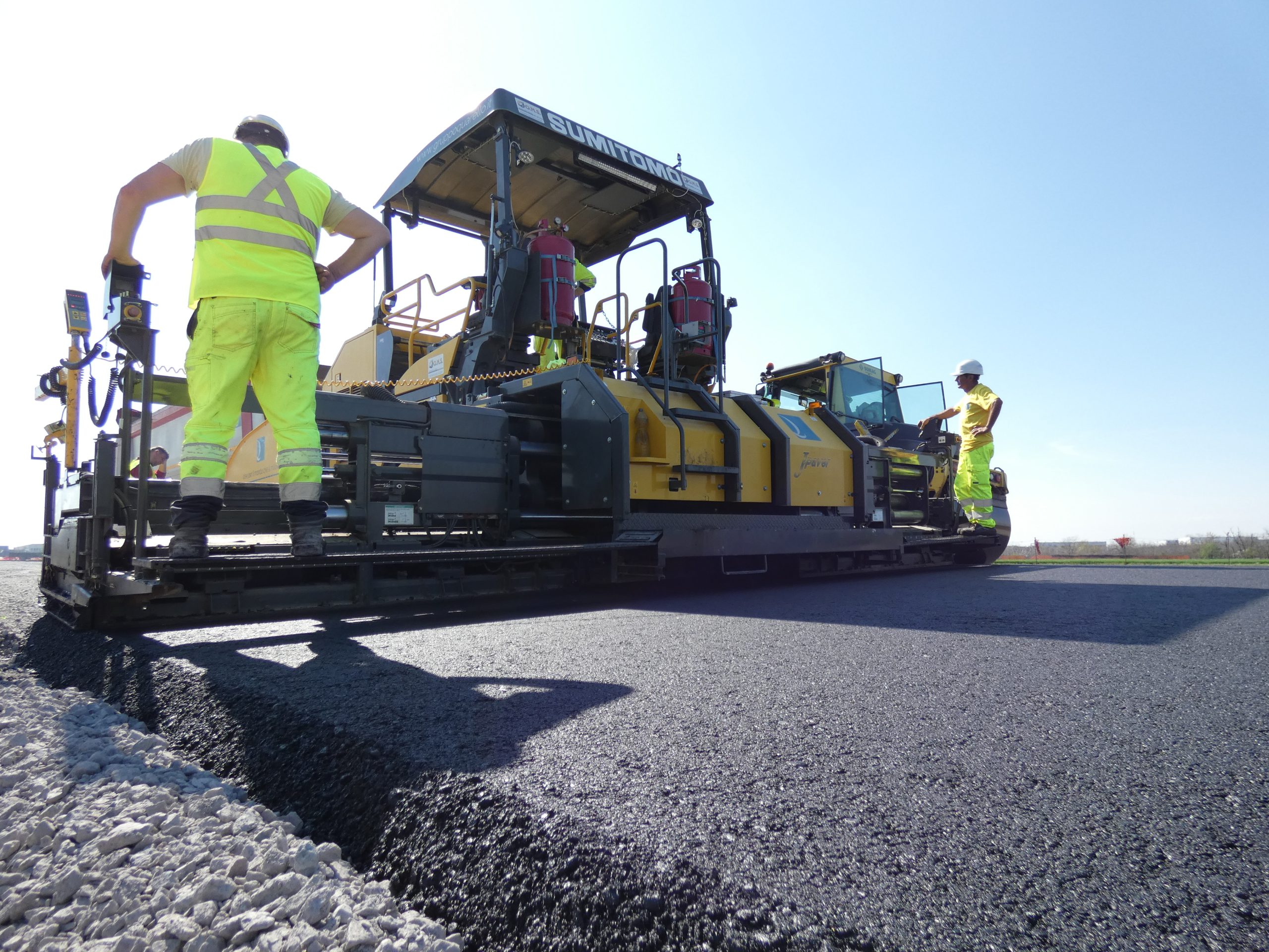 Il banco Sumitomo J-Paver 2875 ha delle prestazioni elevatissime