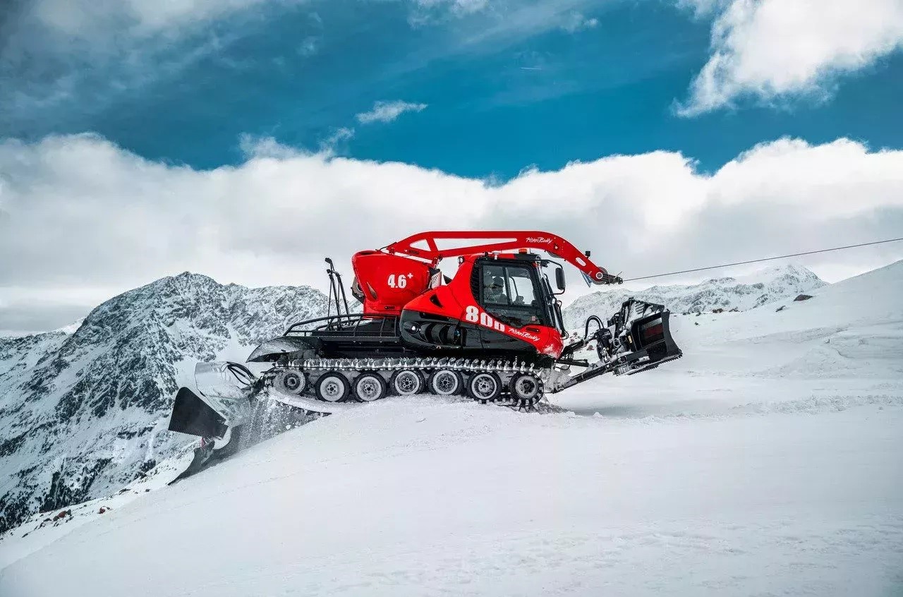 Il PistenBully 800 si caratterizza per la elevata coppia a disposizione