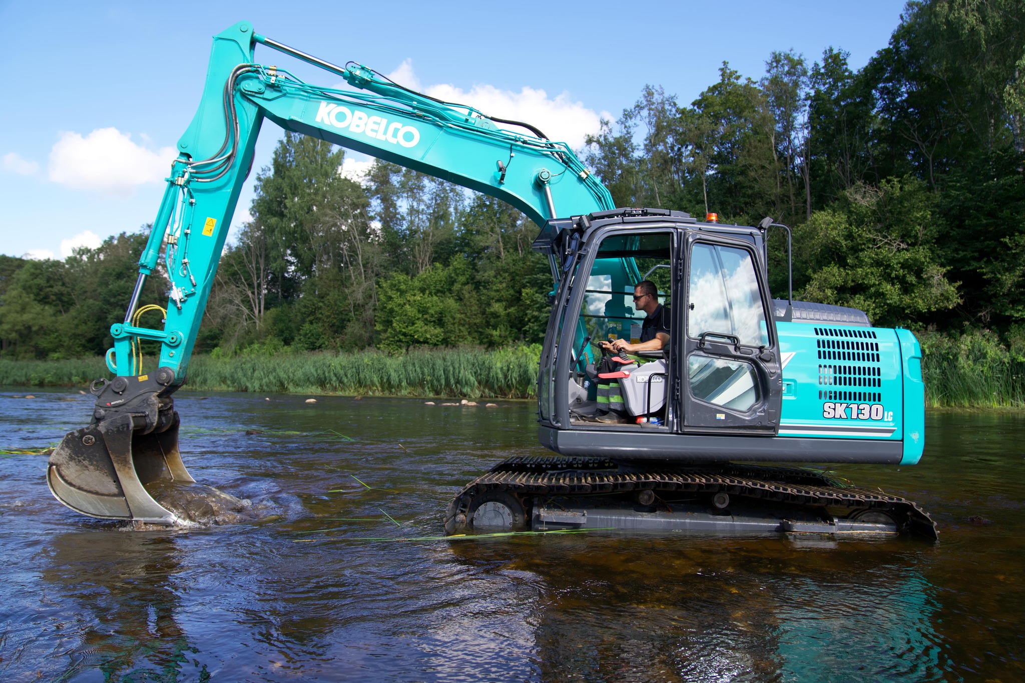 Il Kobelco SK130LC-11 è una macchina convenzionale alla base della gamma construction