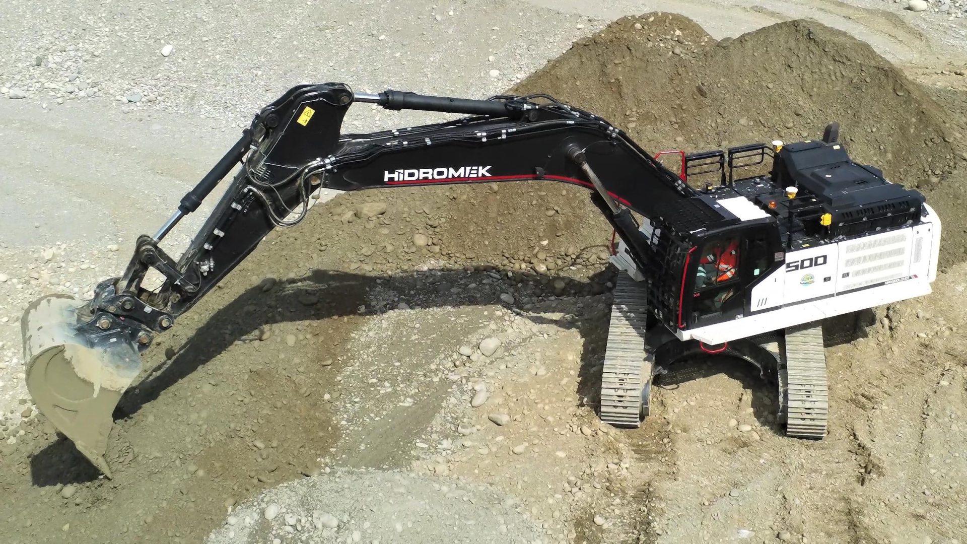 L'escavatore HIDROMEK HMK500 LCHD è il modello di punta della gamma turca