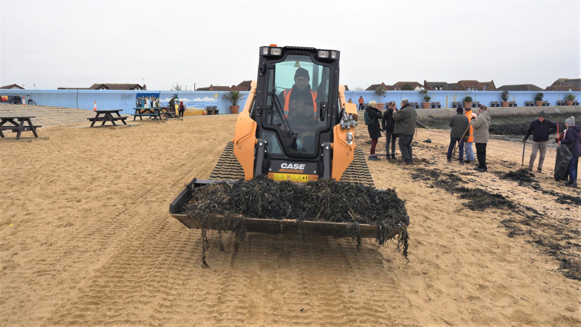 Le minipale CASE si sono mosse agilmente sulle spiagge