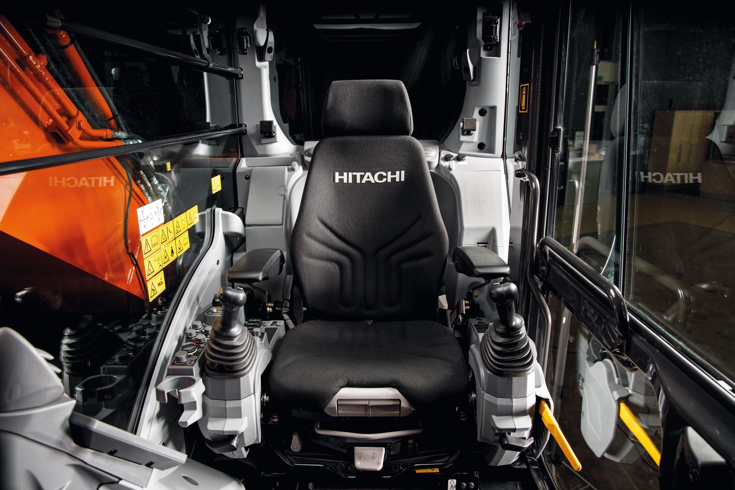 Hitachi ha rinnovato profondamente le proprie cabine