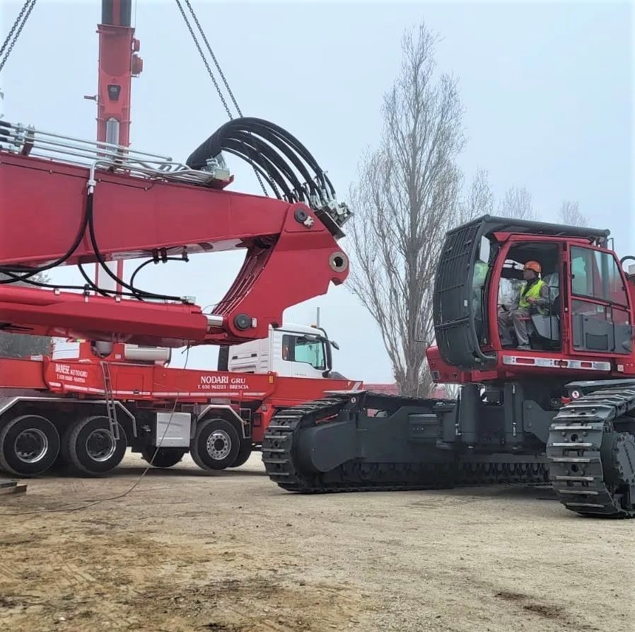 Liebherr ha pensato ad un braccio base modulare e semplice da montare