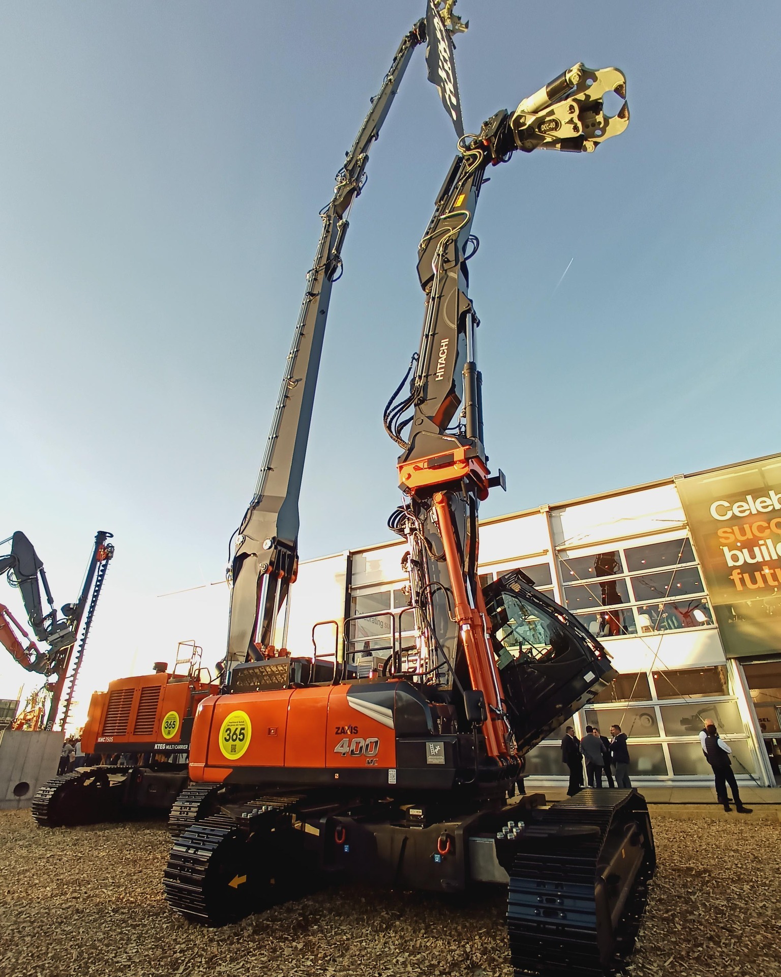 HITACHI ha presentato le sue macchine da demolizione a Bauma 2022