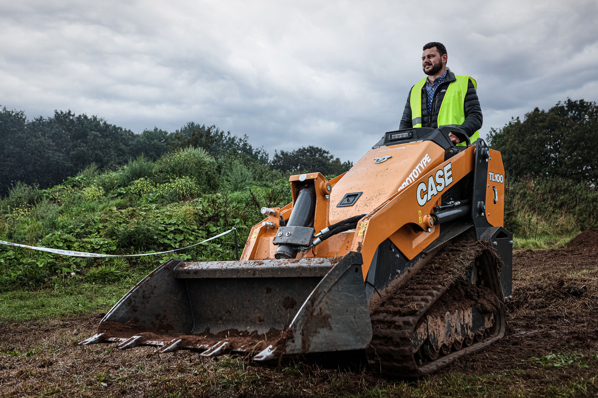 La New Holland C314 è la gemella della CASE TL100