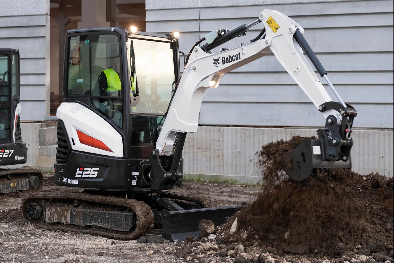 BOBCAT E26 si colloca ai piedi della fascia fra le 2 e le 3 tonnellate