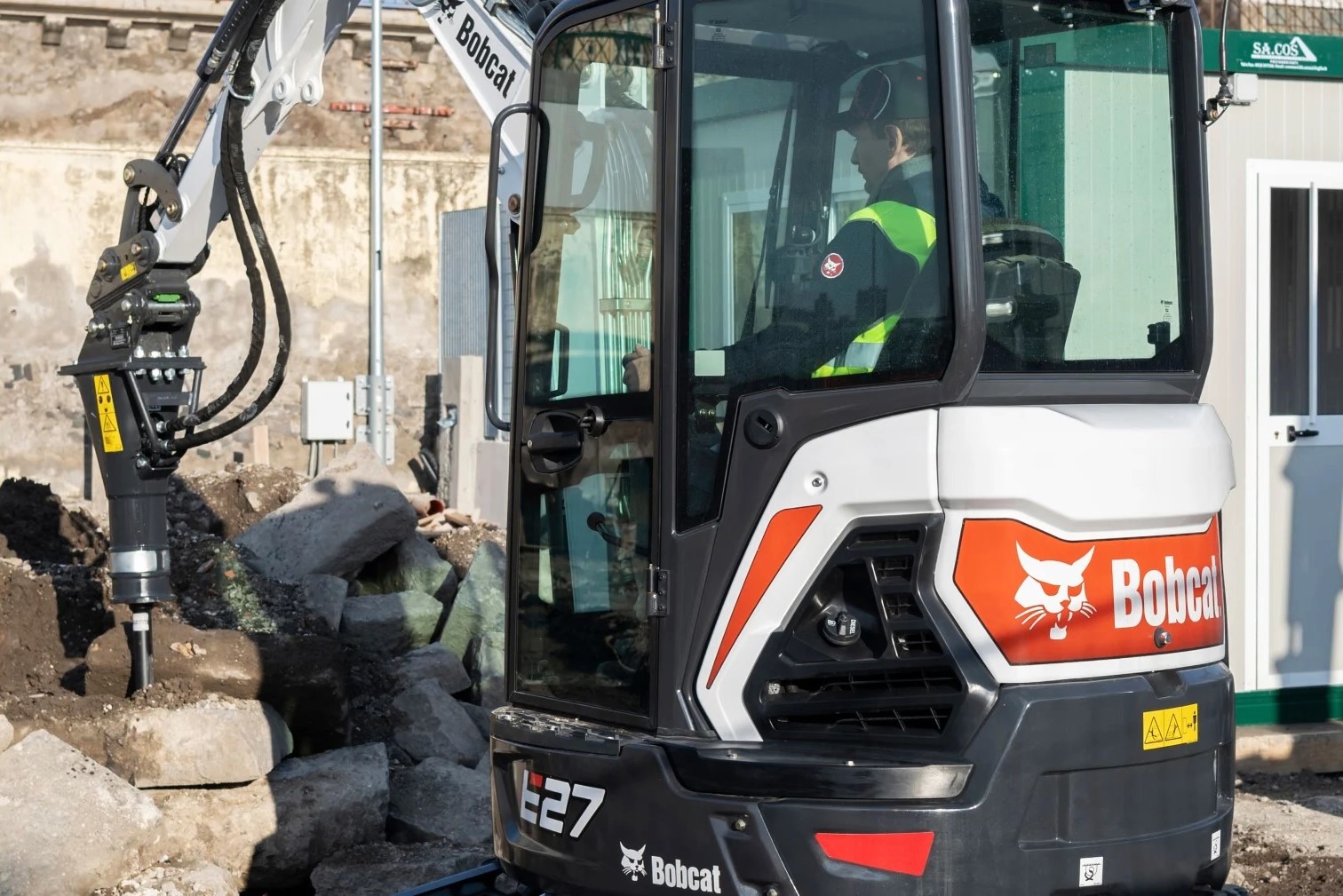 BOBCAT E27 è un classico mini vicino alle 3 tonnellate