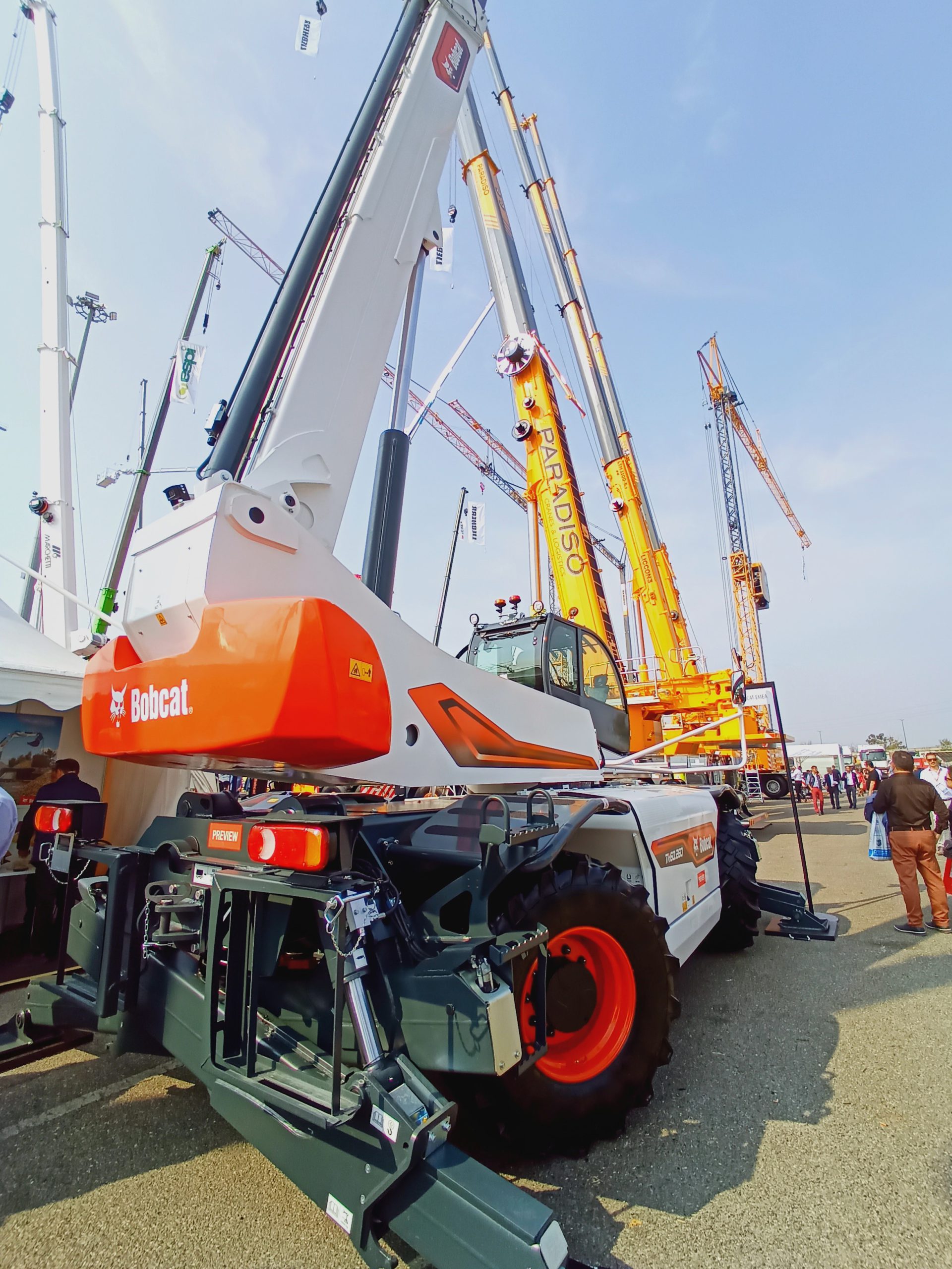 Il rotativo Bobcat TR60.260 è un telescopico ad alte prestazioni che nasce dall'accordo con Magni TH